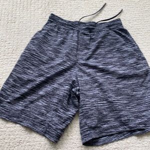 Men’s lululemon xs shorts black and white